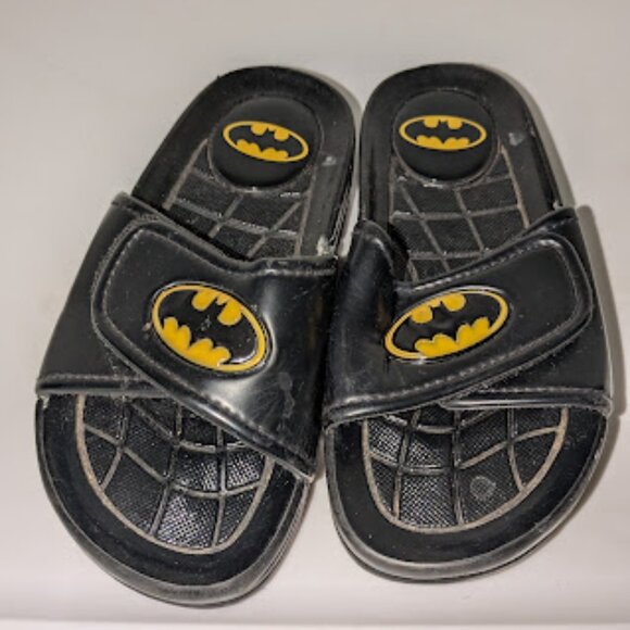 Batman Kids Slip on Sandals Size 2/4 New With Carry Bag Black and Yellow - Picture 10 of 12